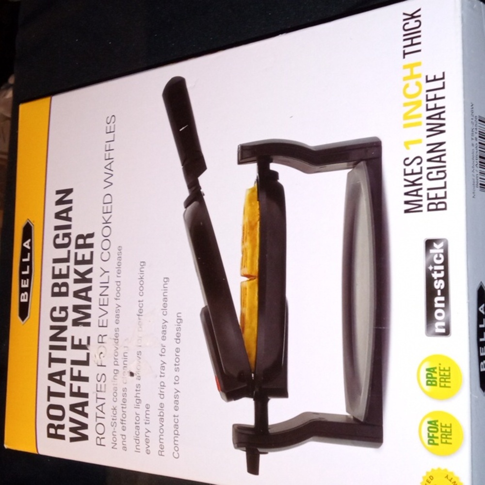 Rotating Belgian waffle maker